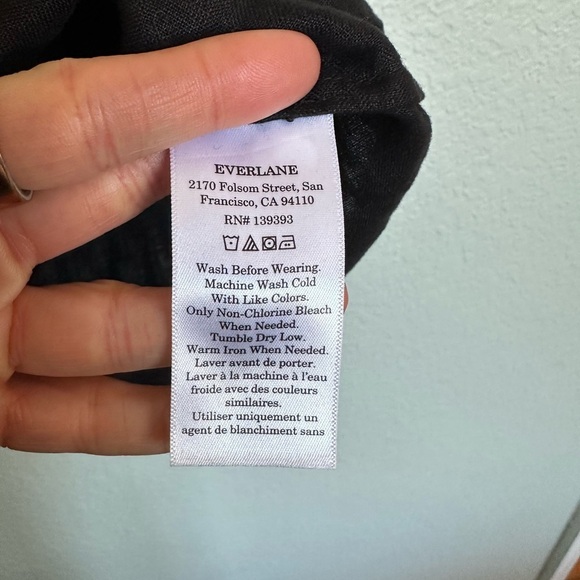 Everlane | The Scoop Top in Linen - Picture 9 of 10